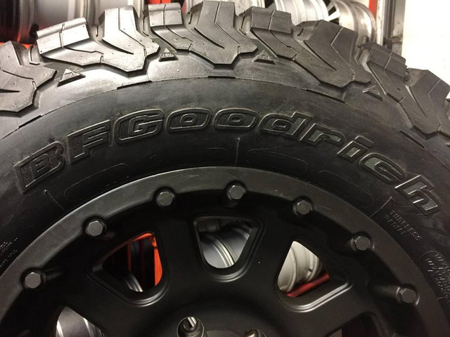17 FOR JEEP WRANGLER OFF ROAD PACKAGE LT305/65R17 BF GOODRICH ALL-TERRAIN T/A K02 RIMS 17x9J ET32 PCD 5x127 TREAD 95% in Tires & Rims in Ontario - Image 2