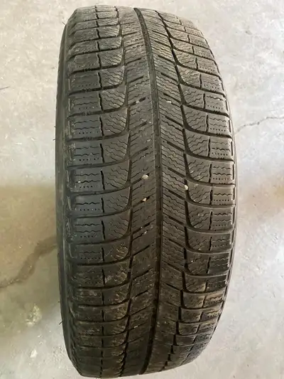 2 pneus dhiver P225/60R18 100H Michelin X-ice 36.5% dusure, mesure 7-6/32