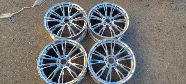 4 mags 20 pouces 5x120 staggered original bmw in Tires & Rims in Greater Montréal