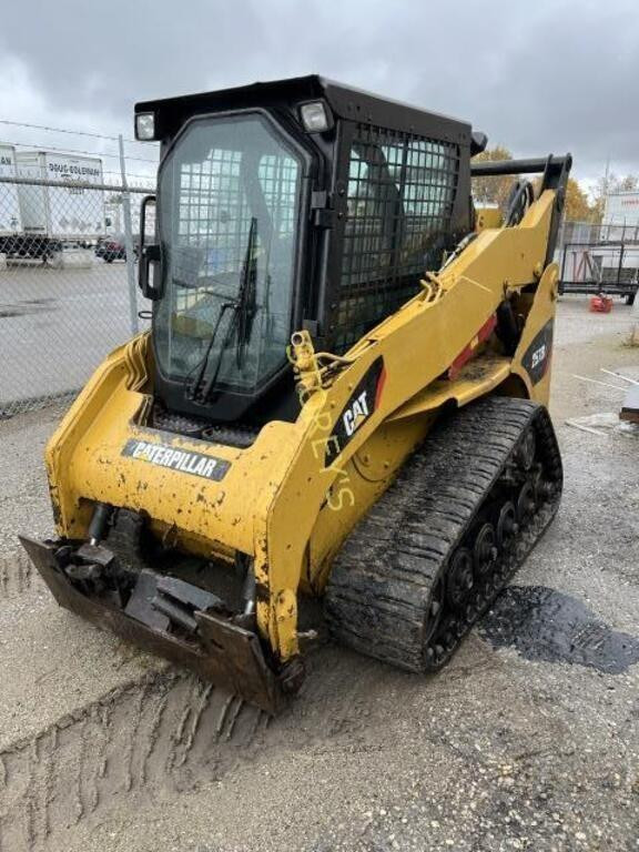 2011 CAT 257B Compact Loader in Heavy Equipment Parts & Accessories in Ontario