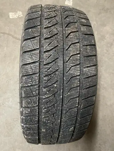 2 pneus dhiver P235/50R18 101H Farroad FRD79 8.5% dusure, mesure 9-9/32