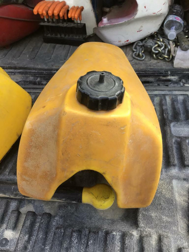 1978 Yamaha YZ250 Gas Tank in Motorcycle Parts & Accessories in Manitoba - Image 4