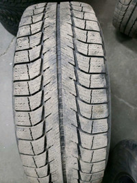 2 pneus d'hiver 245/65/17 107T Michelin Latitude X-ice Xi2 28.5% d'usure, mesure 8-8/32