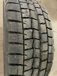 4 pneus dhiver P215/60R16 99T Dunlop Winter Maxx 23.5% dusure, mesure 9-9-7-9/32