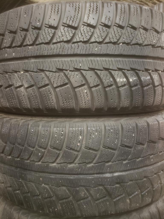 (DH173) 2 Pneus Hiver - 2 Winter Tires 235-55-17 Gislaved 7/32 in Tires & Rims in Greater Montréal