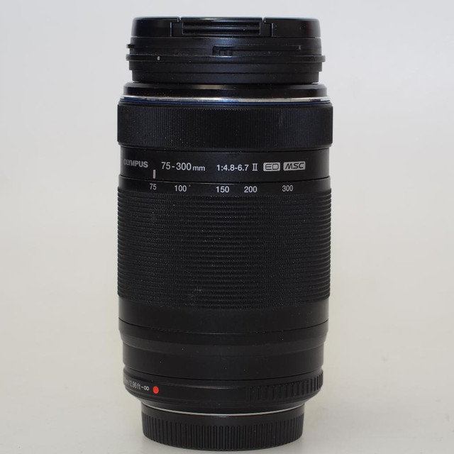Olympus 75-300mm f/4.8-6.7 (USED ID:1760) in Cameras & Camcorders