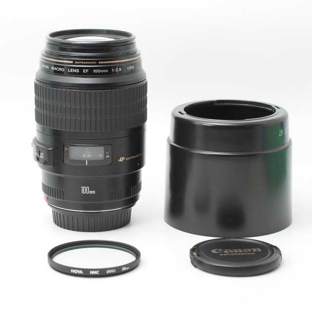 Canon EF 100mm f2.8 Macro USM (ID - 2038) in Cameras & Camcorders