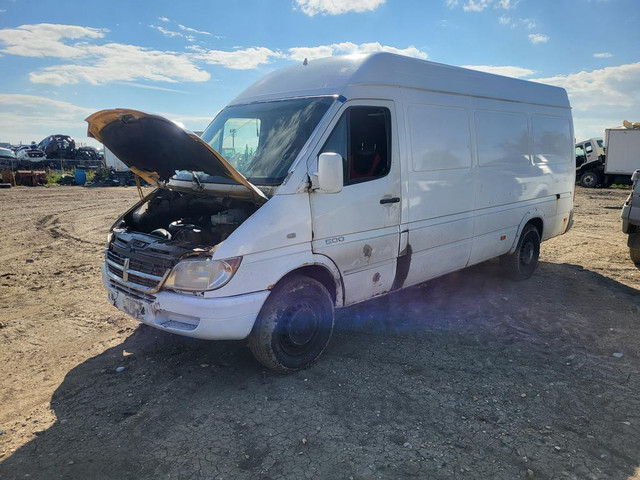 2005 Dodge Sprinter 2500 158 Weelbase For Parting Out in Auto Body Parts in Saskatchewan