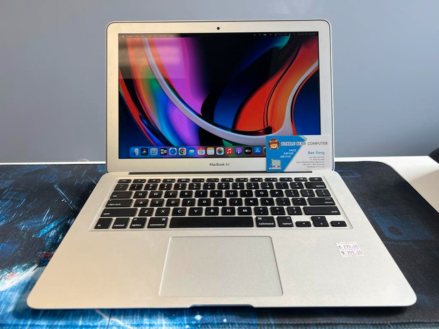 Apple MacBook Air 13inch A1466 i5 Hot sale in Laptops in Toronto (GTA) - Image 3