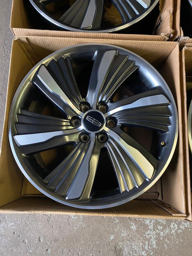 FOUR 22 INCH OEM LINCOLN WHEELS 6X135 VERY RARE in Tires & Rims in Toronto (GTA) - Image 2