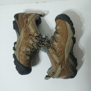 Keen Womens Waterproof hiking Shoes - Size 8 - Pre-owned - 4CBN79 Calgary Alberta Preview