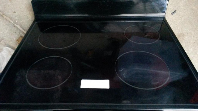 WB57K10142 Ceramic Glass Top Only GE Range Main Cooktop Glass JCBP630STSS $175 in Stoves, Ovens & Ranges in Toronto (GTA)
