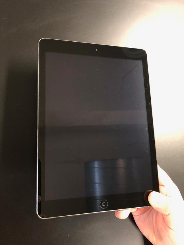 iPad Air 32 GB Unlocked -- No more meetups with unreliable strangers! in iPads & Tablets in Vancouver - Image 3