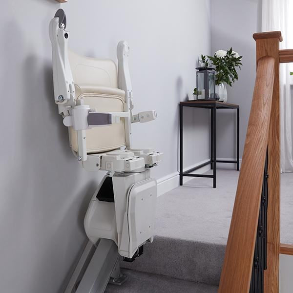 Handicare 1100 Stairlift (Pricing Available) in Health & Special Needs in Ontario - Image 2
