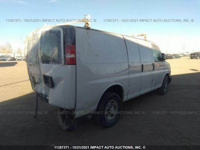 2016 Chevrolet Express 2500 Cargo 4.8L For Parting Out in Auto Body Parts in Saskatchewan - Image 4