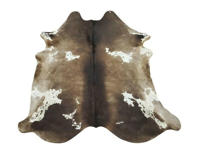 Cowhide Rug Imported From Brazilian Real, Free Shipping, Natural, Unique, Authentic, tapis peau de vache in Rugs, Carpets & Runners in City of Montréal - Image 3