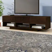 Made in Canada - Wade Logan Avinger TV Stand for TVs up to 65"
