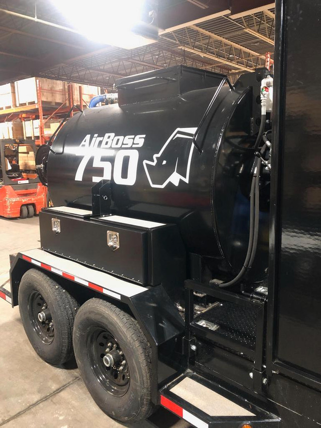 NEW RynoWorx AirBoss 750 Trailer Rig Air Operated Emulsion Sealcoating Sprayer Dual Diaphragm Pump Air Asphalt Sealing in Other Business & Industrial