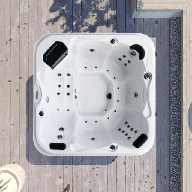 83x83x35- 5 Seat Hot Tub w 3 air control valves, 1 water diverter, 40 adjustable hydrotherapy jets (LED & Bluetooth) BSQ in Hot Tubs & Pools - Image 2