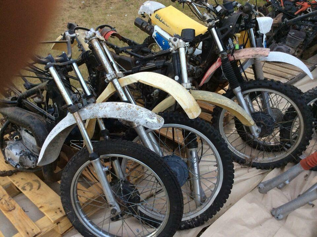 Parting Out 1970s 1980s Honda Suzuki Enduro Dirt Bikes in Motorcycle Parts & Accessories in Québec City - Image 2