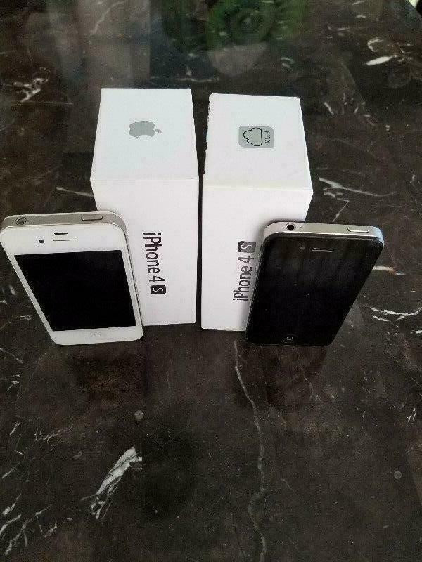 iPhone 4S 8GB 16GB CANADIAN MODELS NEW CONDITION With New Accessories Unlocked 1 Year WARRANTY!!! in Cell Phones in Ontario