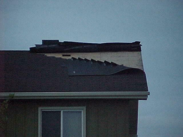 Wind Damage to your shingles? Roof and Shingle repairs - Emergency Shingle Repairs Available in Roofing in Edmonton Area - Image 3