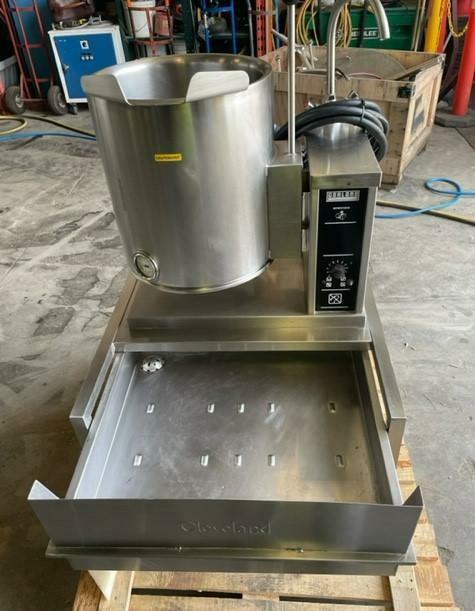 Garland KT6-EA Electric Steam Kettle in Other Business & Industrial in Ontario - Image 3