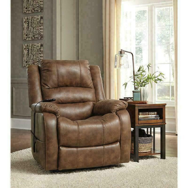 Huge Blowout Price Recliners For Less Call Us 4037179090! in Chairs & Recliners in Calgary - Image 2