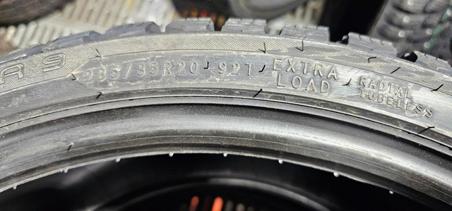 235/35/20 4 pneus nokian NEUFS clouté in Tires & Rims in Greater Montréal - Image 4