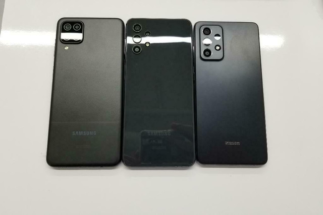 Samsung Galaxy A12 A32 A52 CANADIAN MODELS ***UNLOCKED*** New condition with 1 Year warranty includes accessories in Cell Phones in Québec - Image 2