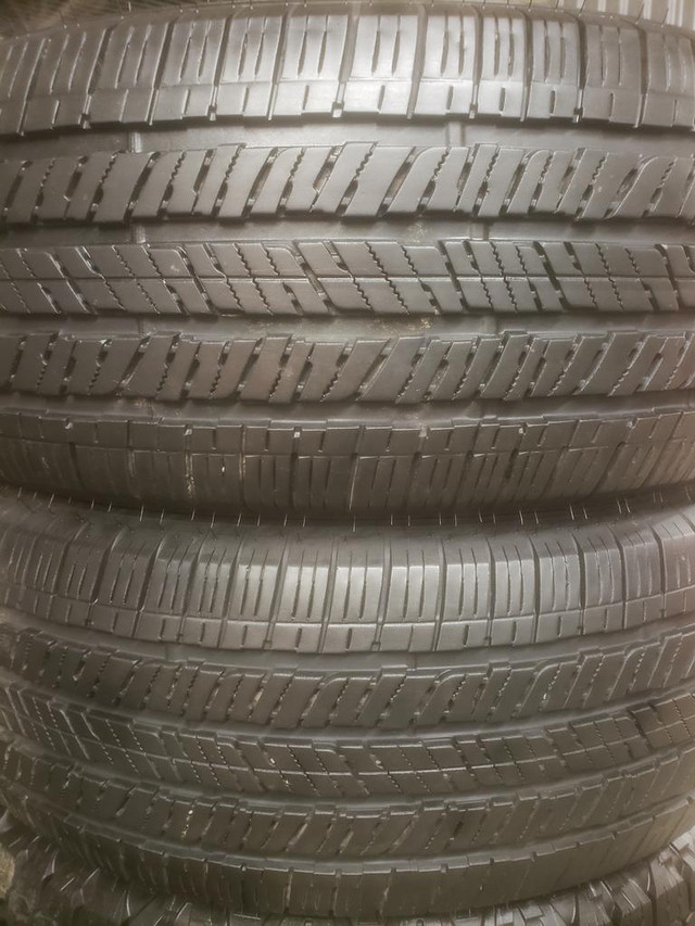 (Z444) 2 Pneus Ete - 2 Summer Tires 275-65-18 Bridgestone 9/32 in Tires & Rims in Greater Montréal