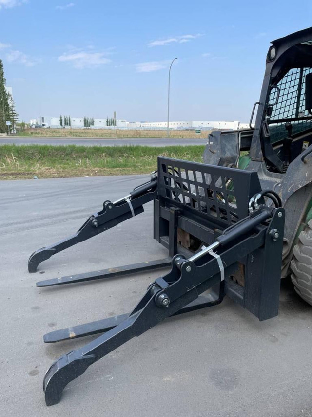 NEW SKID STEER PIPE GRAPPLE ATTACHMENT 5302021 in Other Parts & Accessories in Edmonton - Image 2