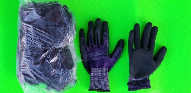 CHTOOLS Gloves Latex Knitted Insulated Green one Dozen Reg $ 60 Sale $30 in Hand Tools in Ontario - Image 3