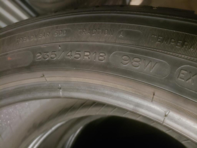 (D127) 1 Pneu Ete - 1 Summer Tire 235-45-18 Michelin 3/32 - POUR DEPANNER / TO HELP OUT in Tires & Rims in Greater Montréal - Image 3