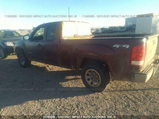 2013 GMC Sierra 1500 4x4 For Parts in Other Parts & Accessories in Alberta - Image 2