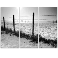 Made in Canada - Design Art 'Landscape in Snow with Fence' Multi-Piece Image Photograph on Canvas