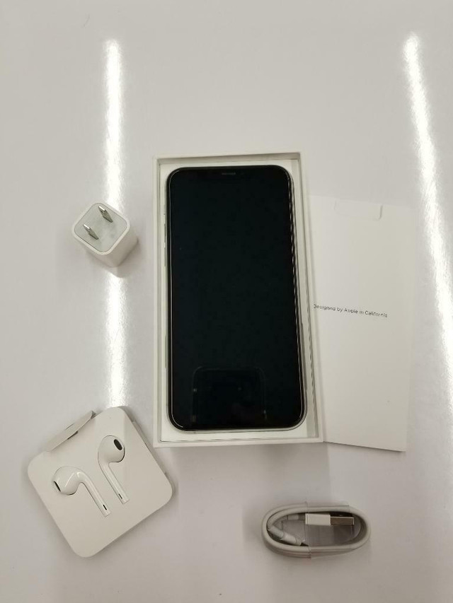iPhone 11 Pro 64GB, 256GB, 512GB CANADIAN MODELS NEW CONDITION WITH ACCESSORIES 1 Year WARRANTY INCLUDED in Cell Phones in New Brunswick - Image 2