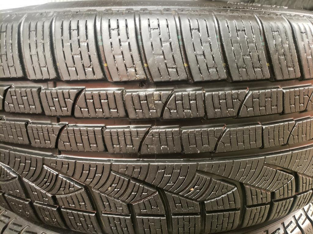 (LH14) 1 Pneu Hiver - 1 Winter Tire 245-50-18 Pirelli Run Flat 7/32 in Tires & Rims in Greater Montréal