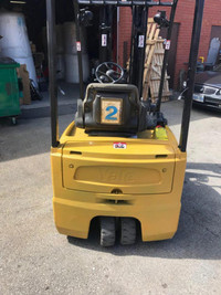 Used Yale forklift, lift truck 3200lbs capacity 15.5ft Max Lifting Height decent battery