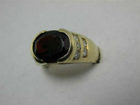 (I-976-390A) 14K Gold Garnet Ring