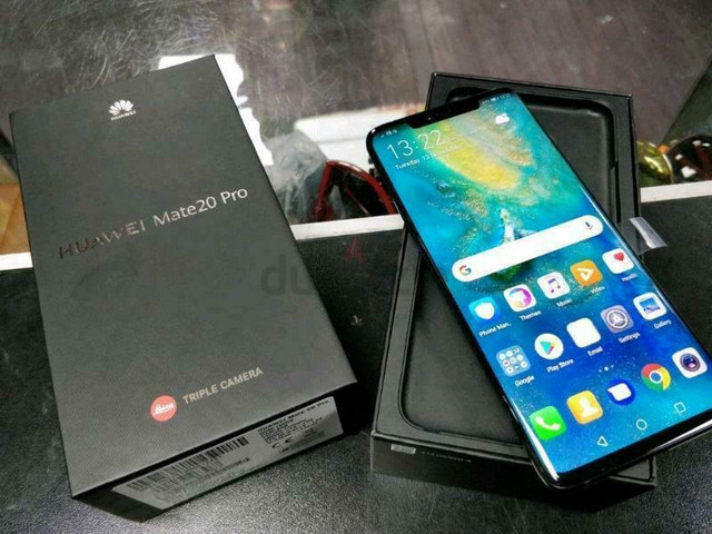 Huawei Mate 20 Pro P30 Pro CANADIAN MODEL ***UNLOCKED*** New condition with 1 Year warranty includes accessories in Cell Phones in Québec - Image 2