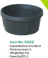NEW 2 QUART BLACK RUBBER ANIMAL WATER & FEED BUCKET T5622