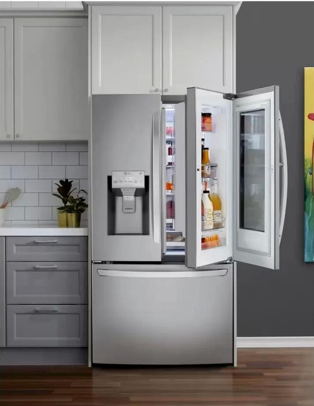 LG LRFVS3006S 36 French Door Refrigerator 29.7 cu. ft. Capacity Stainless Steel color in Refrigerators in City of Toronto - Image 4