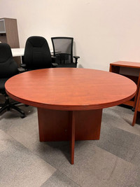 Round Meeting Room Table – 48 – Summerflame