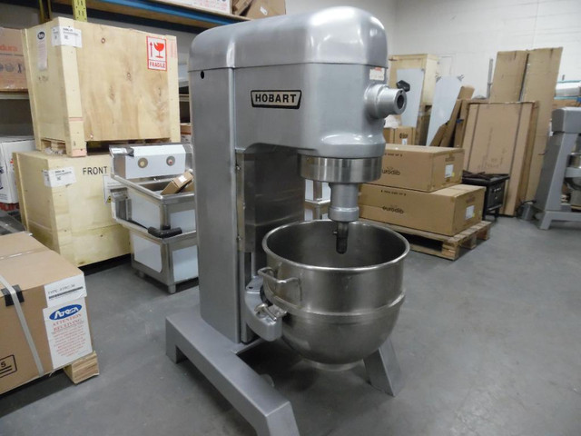 Hobart 60 Quart Dough mixer with 3 Attachments and Bowl  240V Phase 3 in Other Business & Industrial in Toronto (GTA) - Image 3