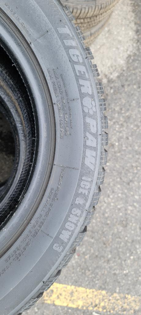 215/60/16 4 pneus hiver uniroyal excellent état in Tires & Rims in Greater Montréal - Image 4