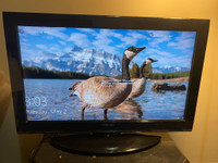 Used 32 Toshiba 32C110U TV with HDMI(1080), Can Deliver