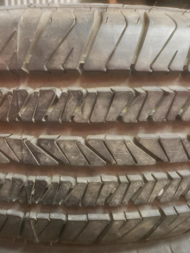 (D113) 1 Pneu Ete - 1 Summer Tire 195-65-15 Goodyear 9/32 in Tires & Rims in Greater Montréal - Image 2