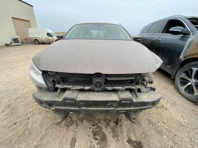 2012 Volkswagen Jetta Sedan: ONLY FOR PARTS in Auto Body Parts - Image 2