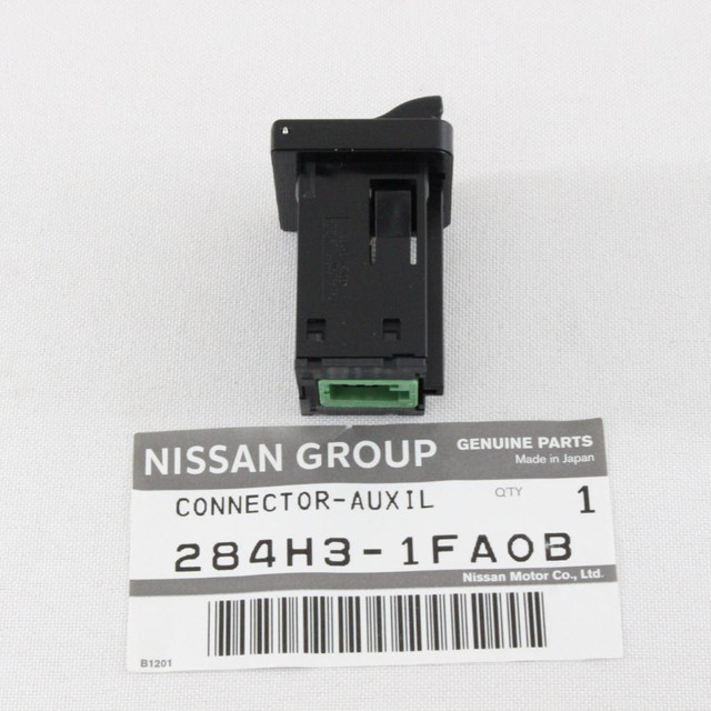 Nissan 370Z Leaf Pathfinder Quest Infiniti EX35 EX37 FX35 FX37 FX50 Q70 USB Auxiliary Audio Input Adapter Port Charger in Other Parts & Accessories - Image 2